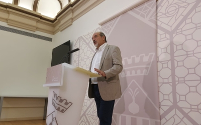 Manuel Robles durant la roda de premsa